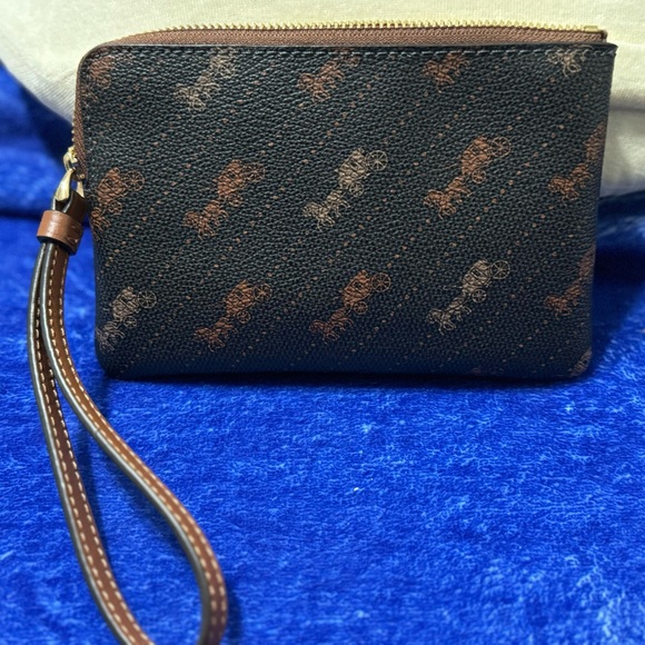 Coach Wristlet - Picture 2 of 7